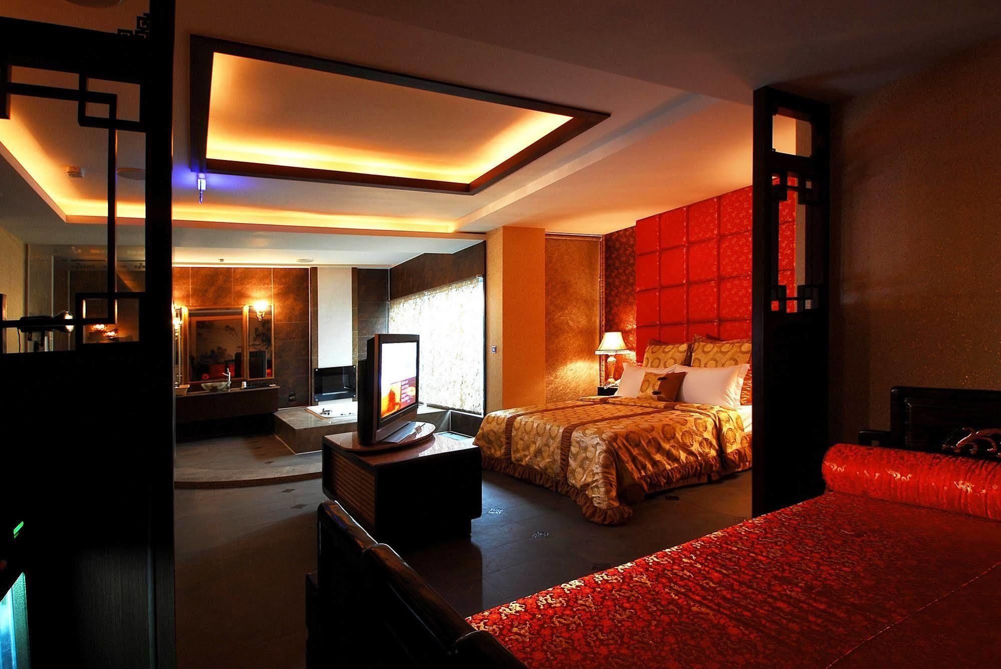 All-Ur Boutique Motel -Chia Yi Branch Chiayi Exterior foto